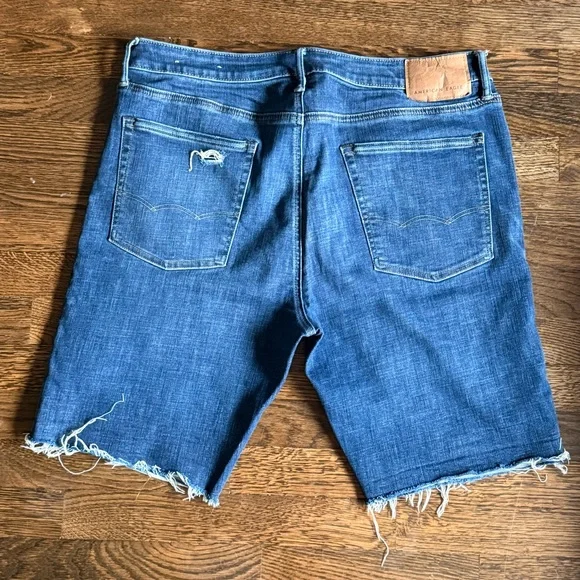American Eagle Outfitters Ripped Denim Men's Shorts - Picture 3 of 4